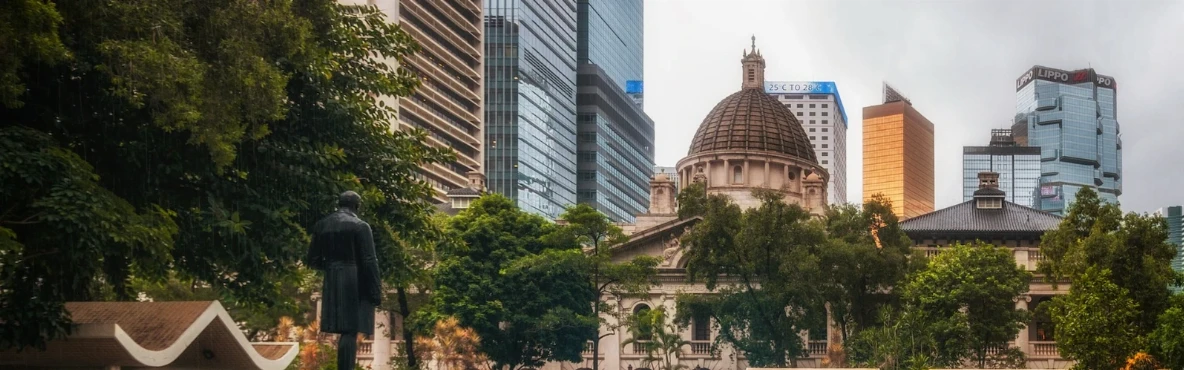 Exploring Hong Kong: A City of Contrasts and Vibrant Weather